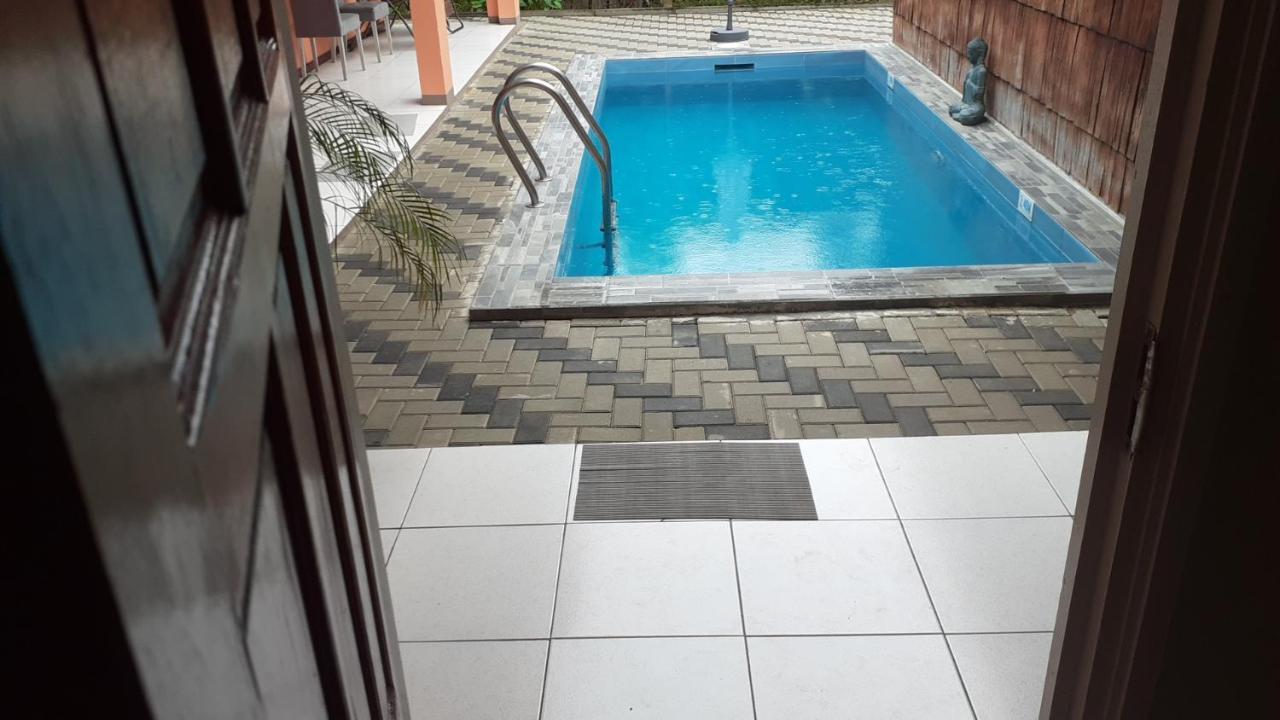 파라마리보 Max Garden And Pool 아파트 외부 사진