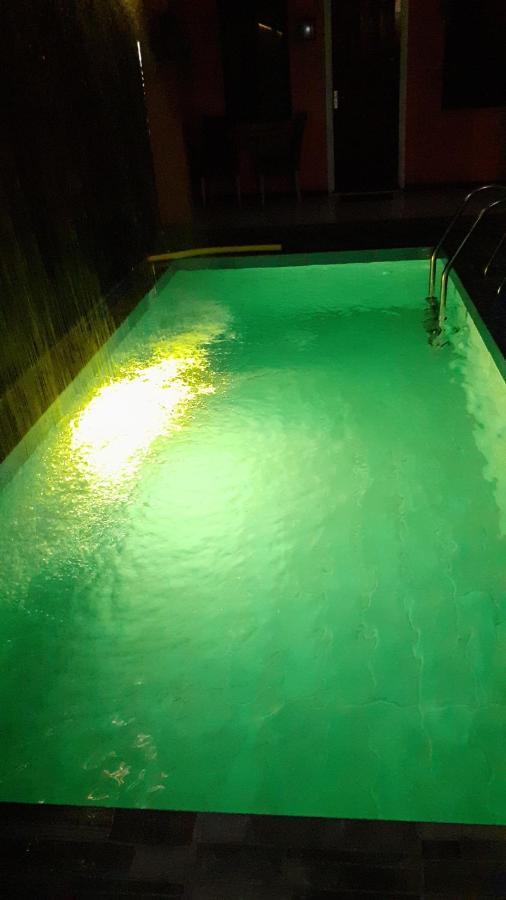 파라마리보 Max Garden And Pool 아파트 외부 사진
